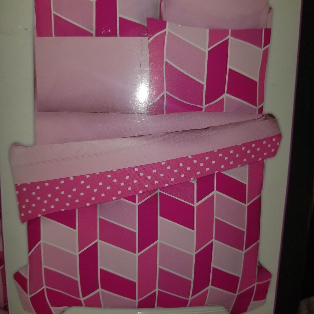 Used 6 piece set (without comforter) - Picture 6 of 6